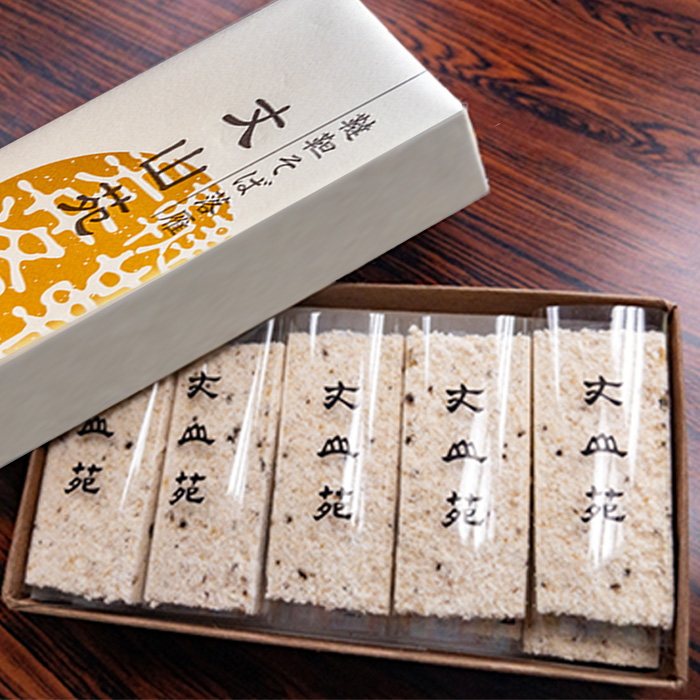 丈山苑オリジナルのお菓子「韃靼そば落雁」